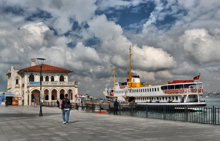 جولة في الصّافرة تكون في وسط اسطنبول بين الجانبي الأسيوي والأوروبي 